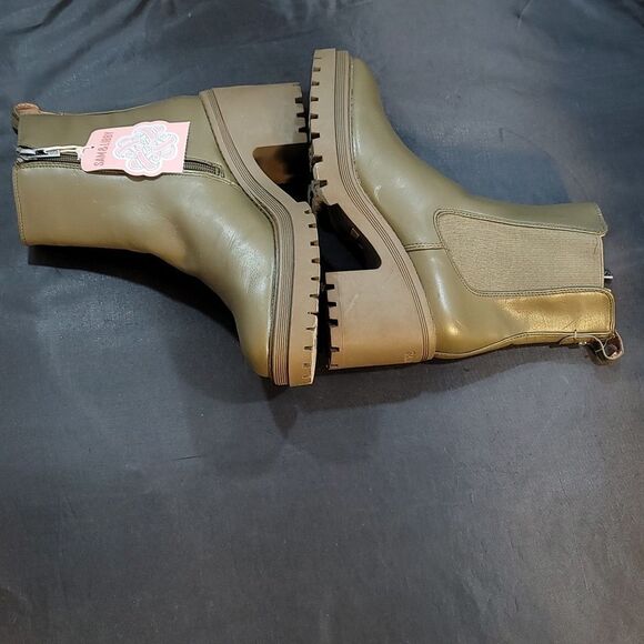 BRAND NEW SAM & LIBBY  WOMEN'  CHELSEA BOOTS - Picture 11 of 15